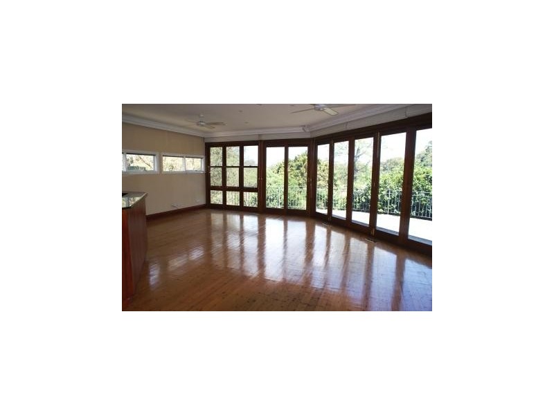 12  St Giles Avenue, Greenwich NSW 2065