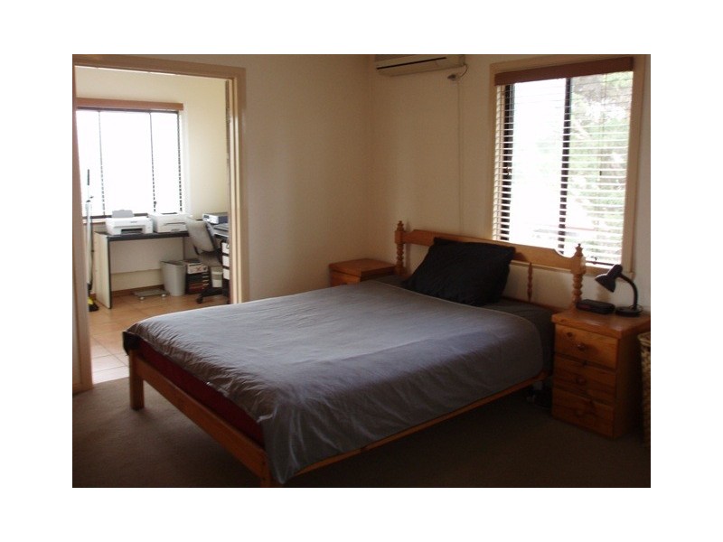 15  Douglas Road, Rocklea QLD 4106