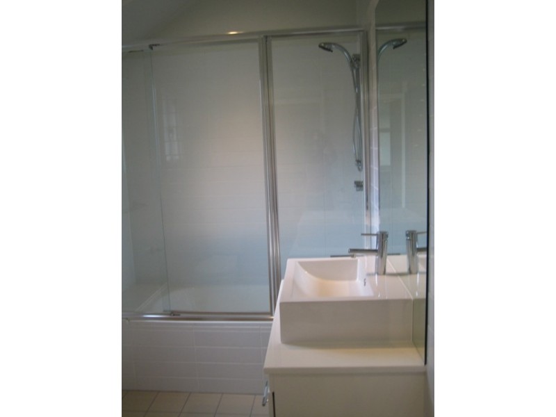 9 Heaslop Street, Woolloongabba QLD 4102