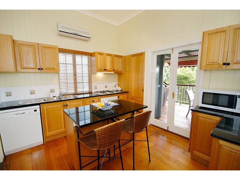 15 Rhyndarra Street, Yeronga QLD 4104