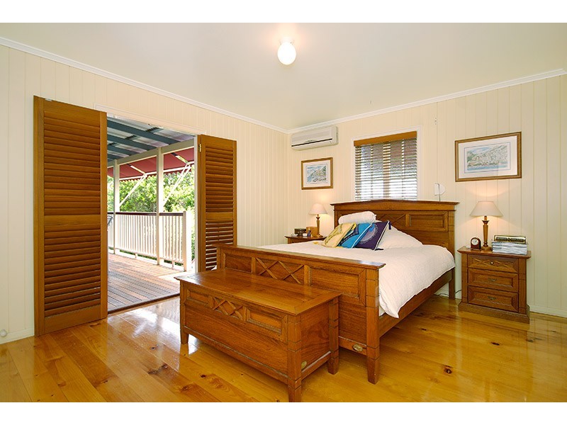 15 Rhyndarra Street, Yeronga QLD 4104