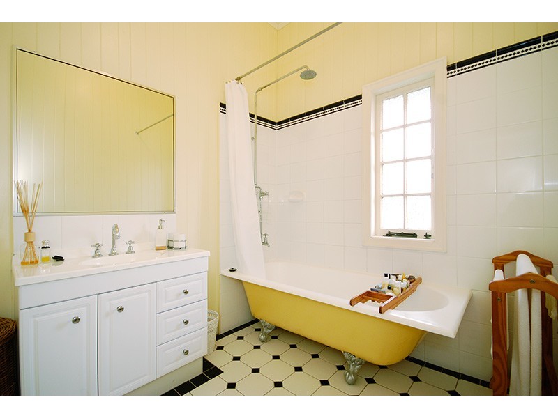 15 Rhyndarra Street, Yeronga QLD 4104