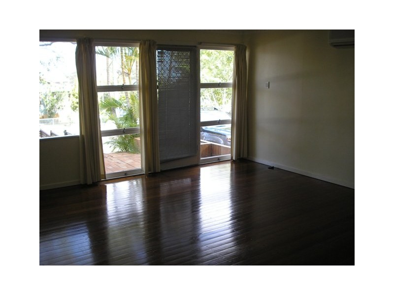 36 Livingstone Street, Yeerongpilly QLD 4105