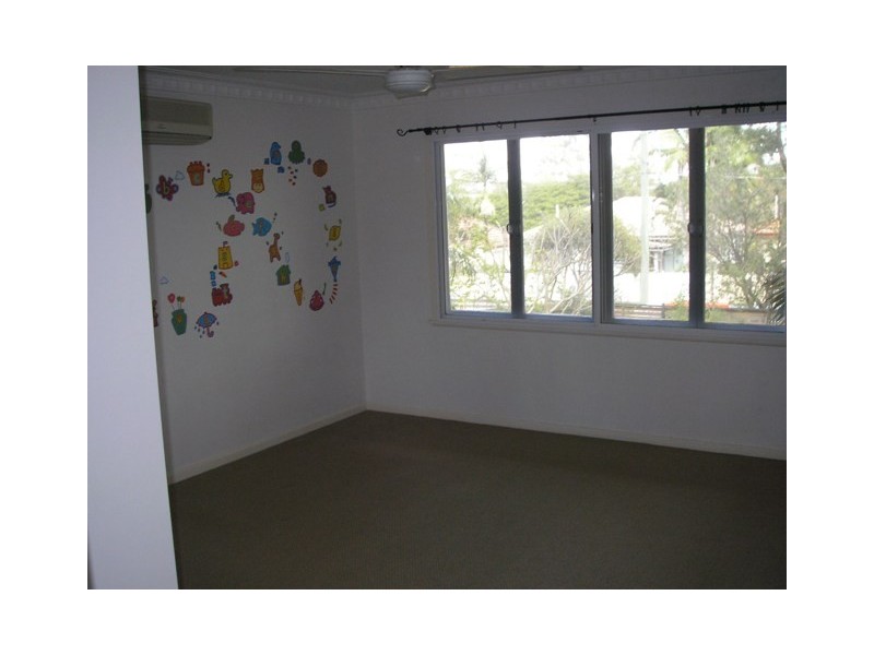 36 Livingstone Street, Yeerongpilly QLD 4105