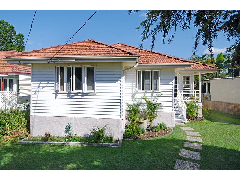 11 Lisle Street, Tarragindi QLD 4121
