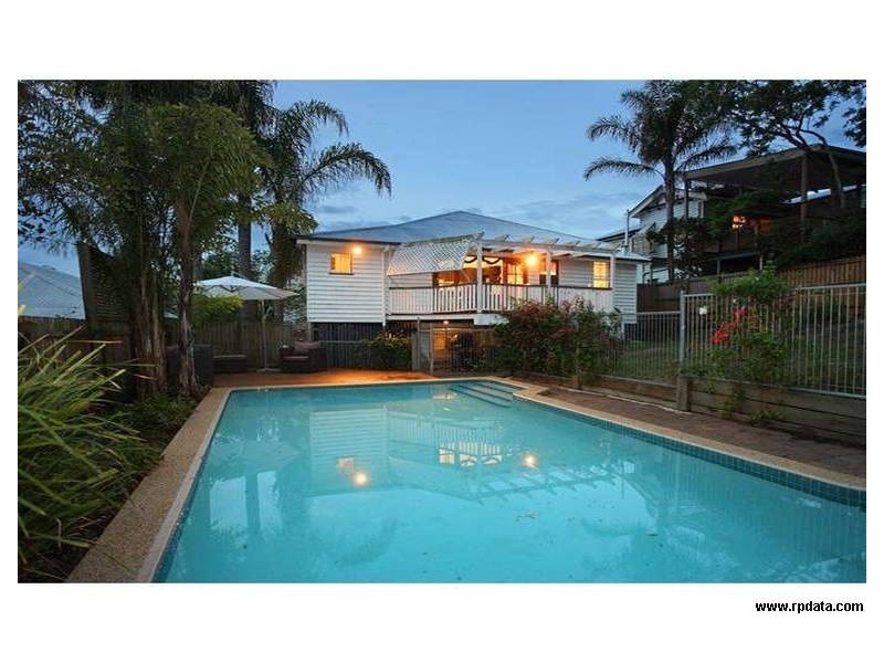 11 Curd Street, Greenslopes QLD 4120