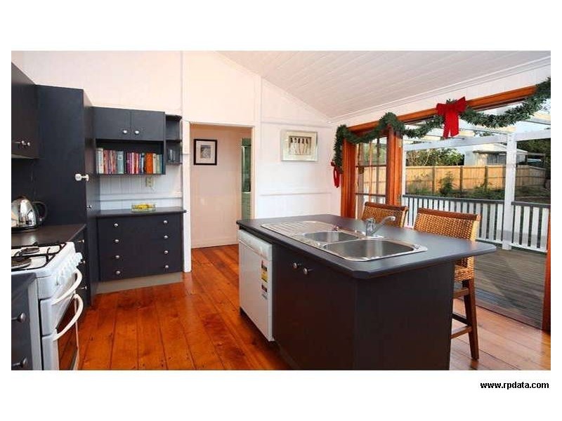 11 Curd Street, Greenslopes QLD 4120