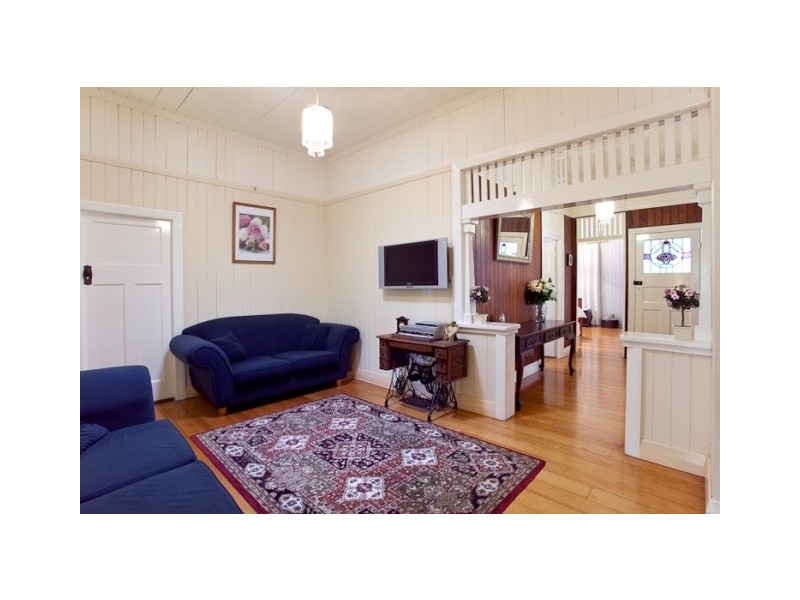 12 Blacket Street, Annerley QLD 4103