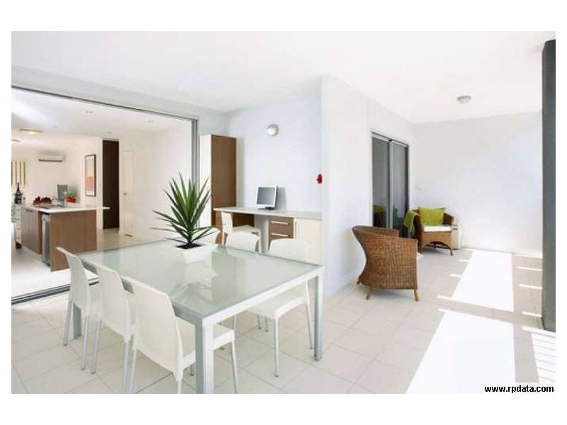 2/1 Redarc Street, Fairfield QLD 4103