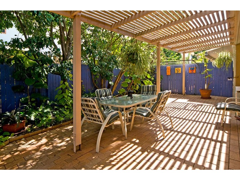 2/96  Chester Road, Annerley QLD 4103