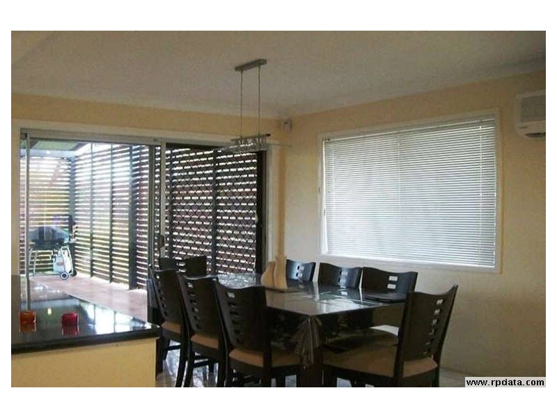 38 Dirkala Street, Mansfield QLD 4122
