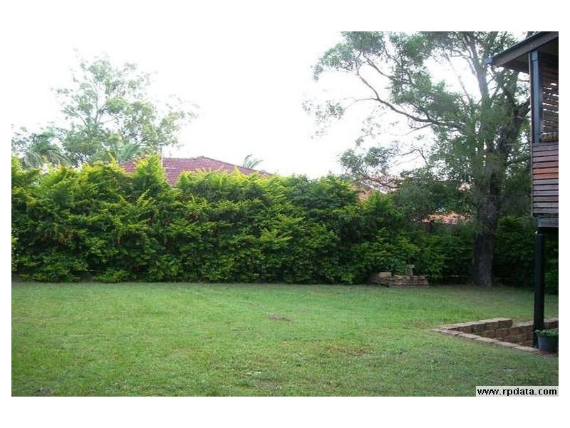38 Dirkala Street, Mansfield QLD 4122