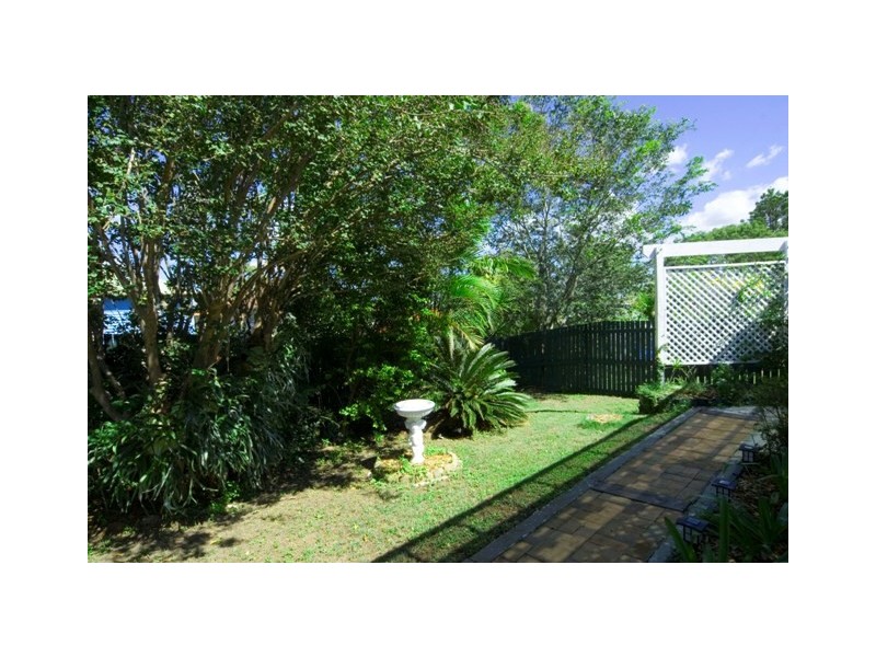 13 Bracken Street, Moorooka QLD 4105