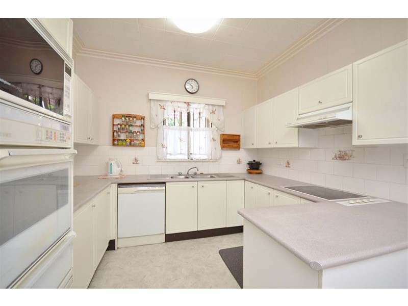 11 Strathfield Street, Tarragindi QLD 4121
