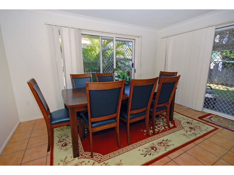 19 Macknish Cres, Coopers Plains QLD 4108