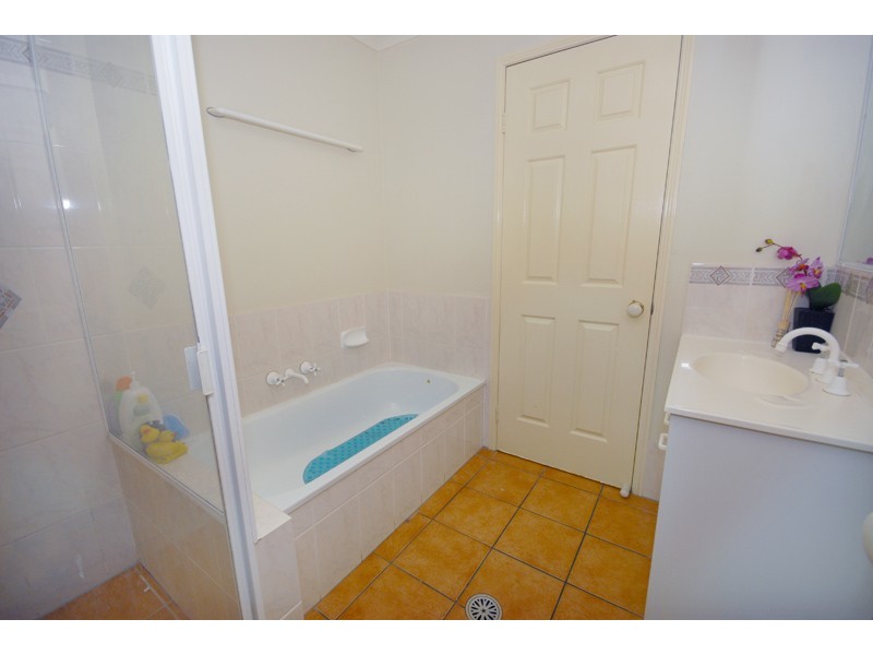 19 Macknish Cres, Coopers Plains QLD 4108