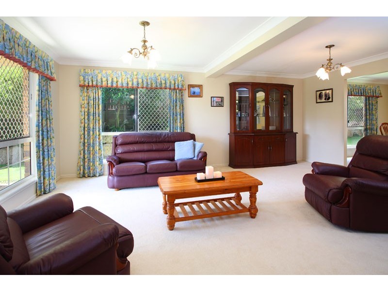 5 Arncliffe Close, Carindale QLD 4152