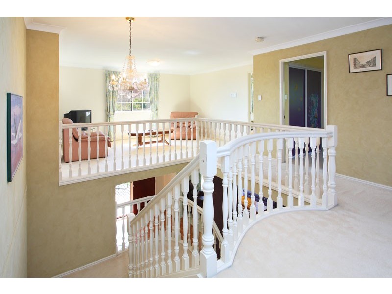 5 Arncliffe Close, Carindale QLD 4152