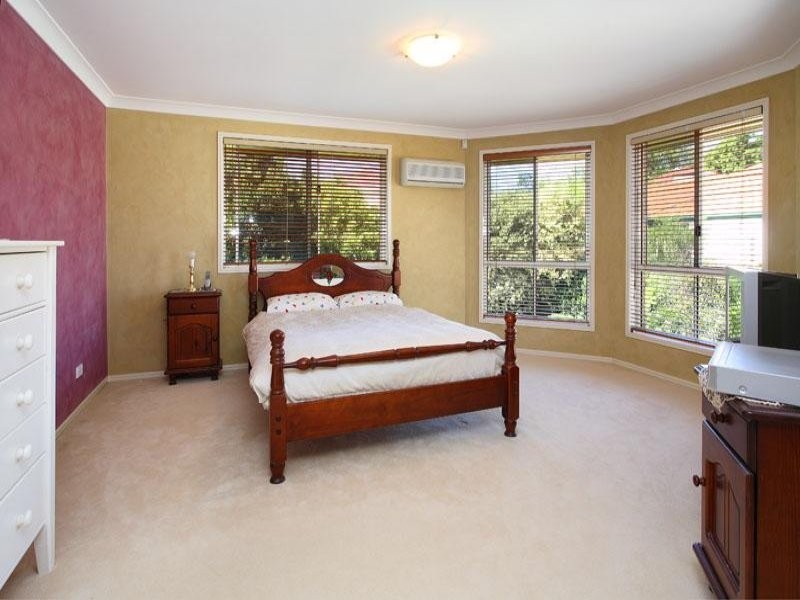 5 Arncliffe Close, Carindale QLD 4152