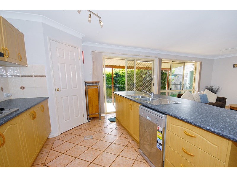 12 Glenroy Place, Parkinson QLD 4115