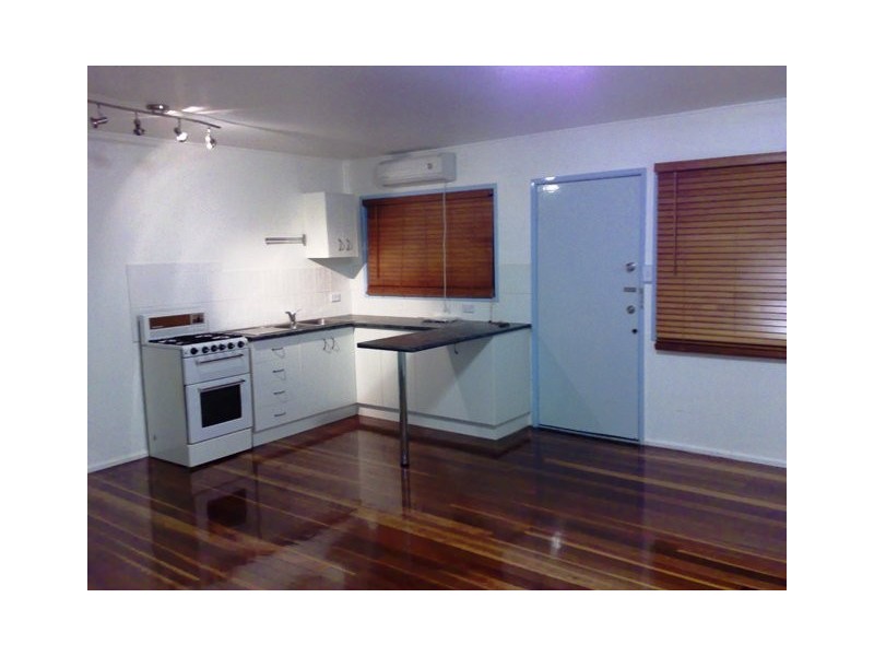 4/11  Harewood Street, Annerley QLD 4103