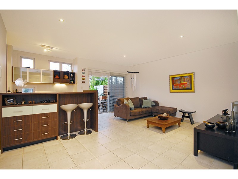 2/57 Shakespeare Street, Coorparoo QLD 4151