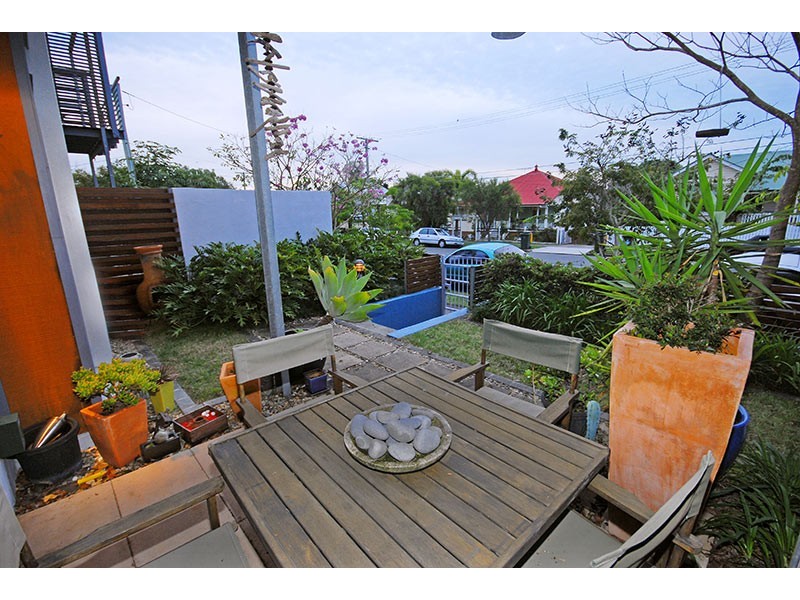 2/57 Shakespeare Street, Coorparoo QLD 4151