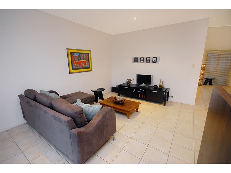 2/57 Shakespeare Street, Coorparoo QLD 4151