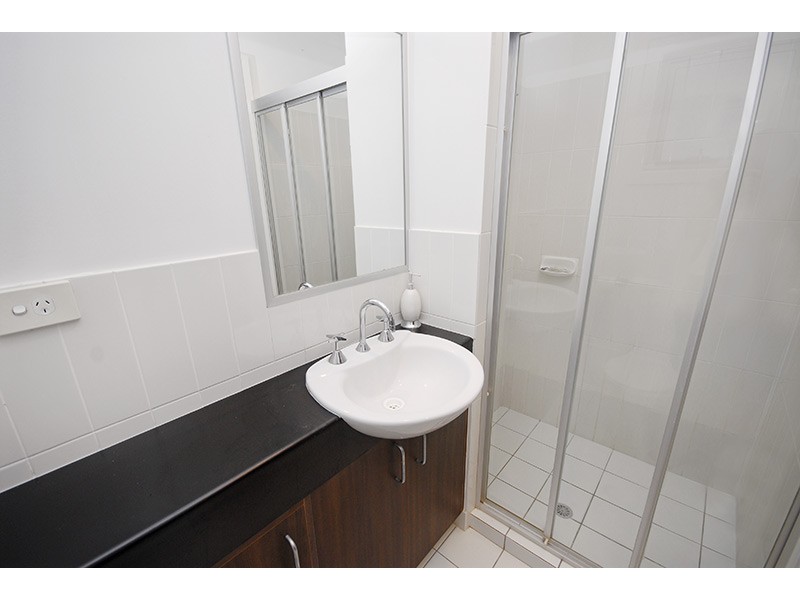 2/57 Shakespeare Street, Coorparoo QLD 4151