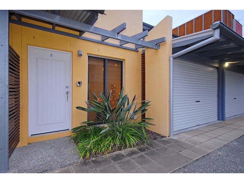 2/57 Shakespeare Street, Coorparoo QLD 4151