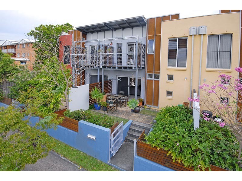 2/57 Shakespeare Street, Coorparoo QLD 4151