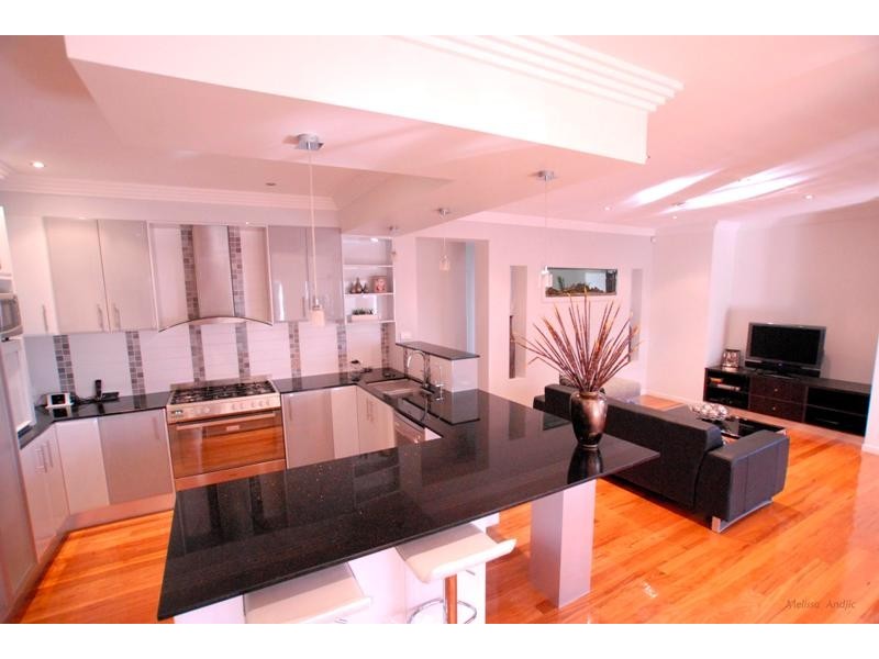 2 Clover Hill Court, Calamvale QLD 4116