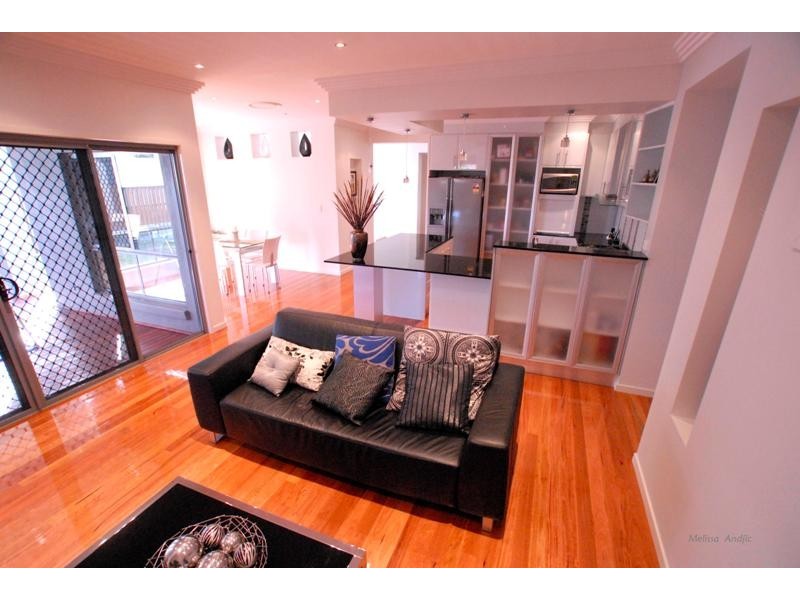 2 Clover Hill Court, Calamvale QLD 4116