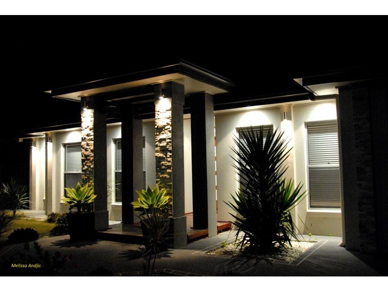 2 Clover Hill Court, Calamvale QLD 4116