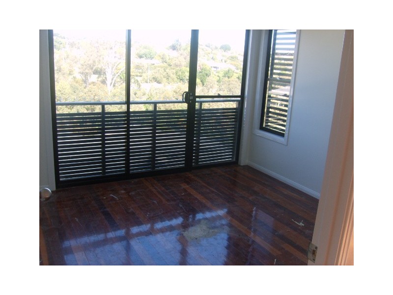 59 Roseglen Street, Greenslopes QLD 4120