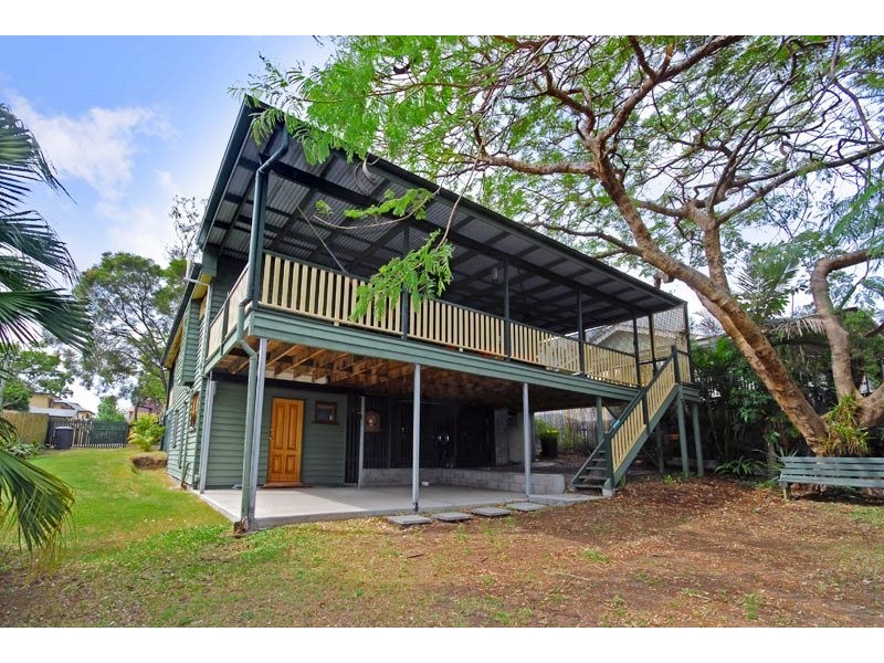 15 Simon Street, Yeronga QLD 4104
