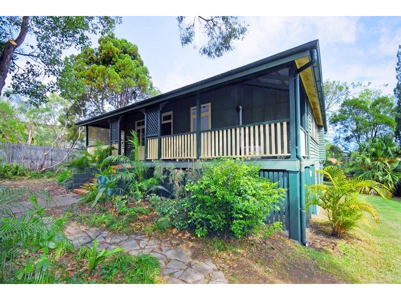 15 Simon Street, Yeronga QLD 4104