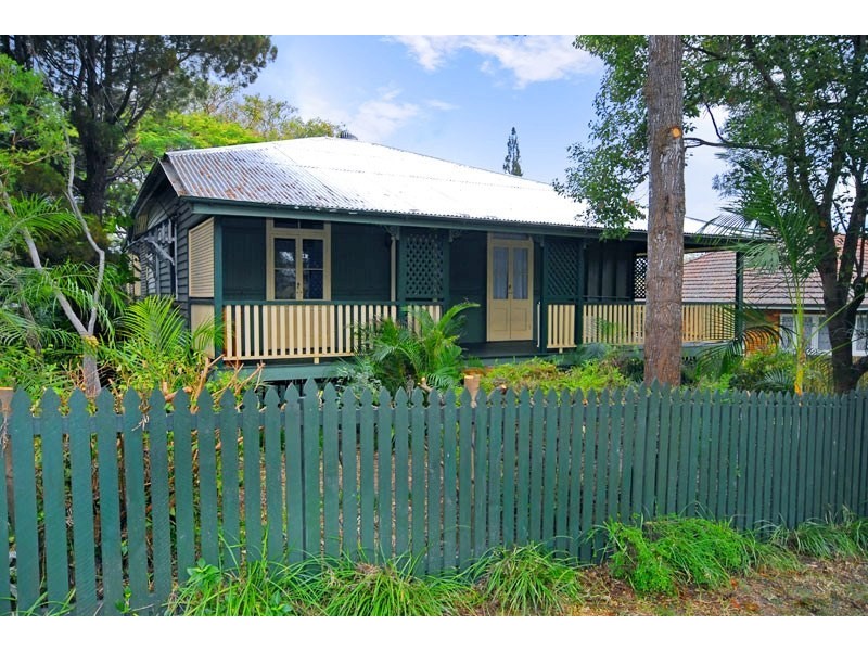 15 Simon Street, Yeronga QLD 4104