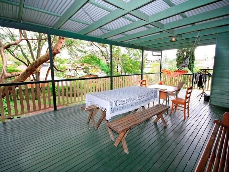 15 Simon Street, Yeronga QLD 4104