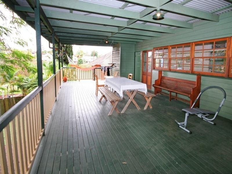15 Simon Street, Yeronga QLD 4104