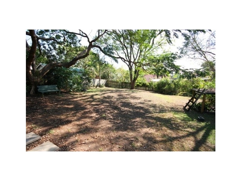 15 Simon Street, Yeronga QLD 4104