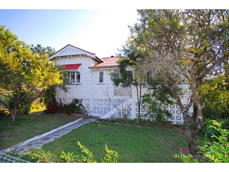 13 Archibald Street, Fairfield QLD 4103