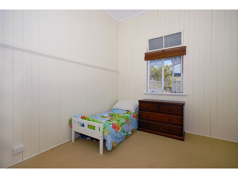 13 Archibald Street, Fairfield QLD 4103