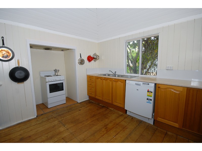 13 Archibald Street, Fairfield QLD 4103