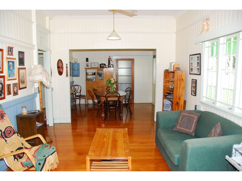 690 Logan Road, Greenslopes QLD 4120