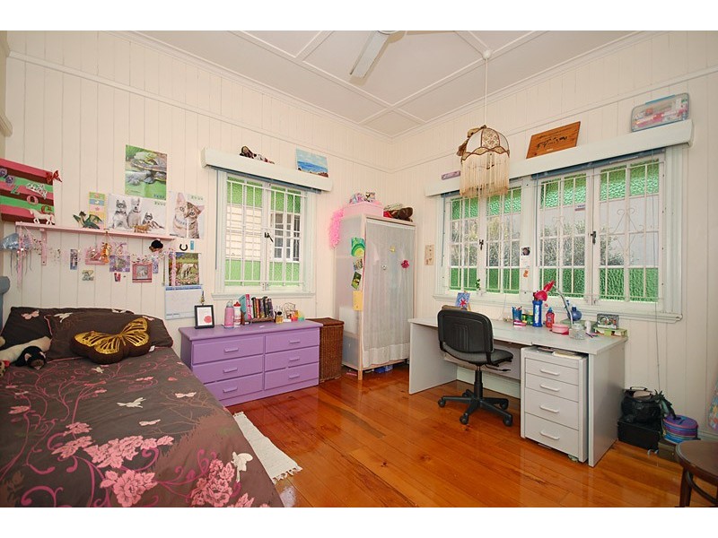 690 Logan Road, Greenslopes QLD 4120