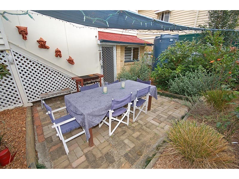 690 Logan Road, Greenslopes QLD 4120