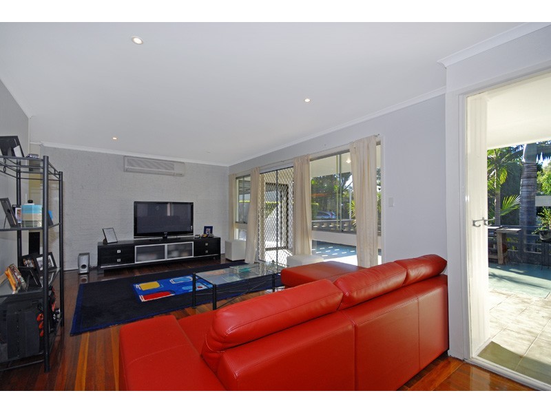 8 Oriana Crescent, Yeronga QLD 4104