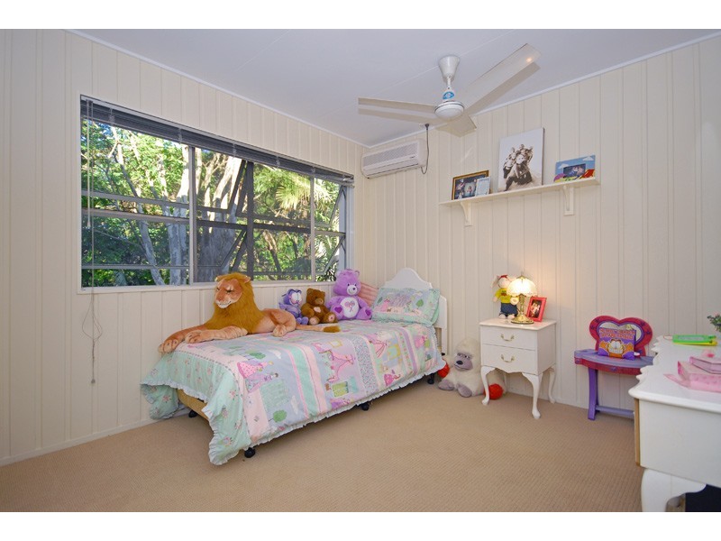 8 Oriana Crescent, Yeronga QLD 4104