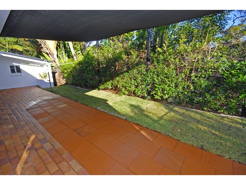 8 Oriana Crescent, Yeronga QLD 4104